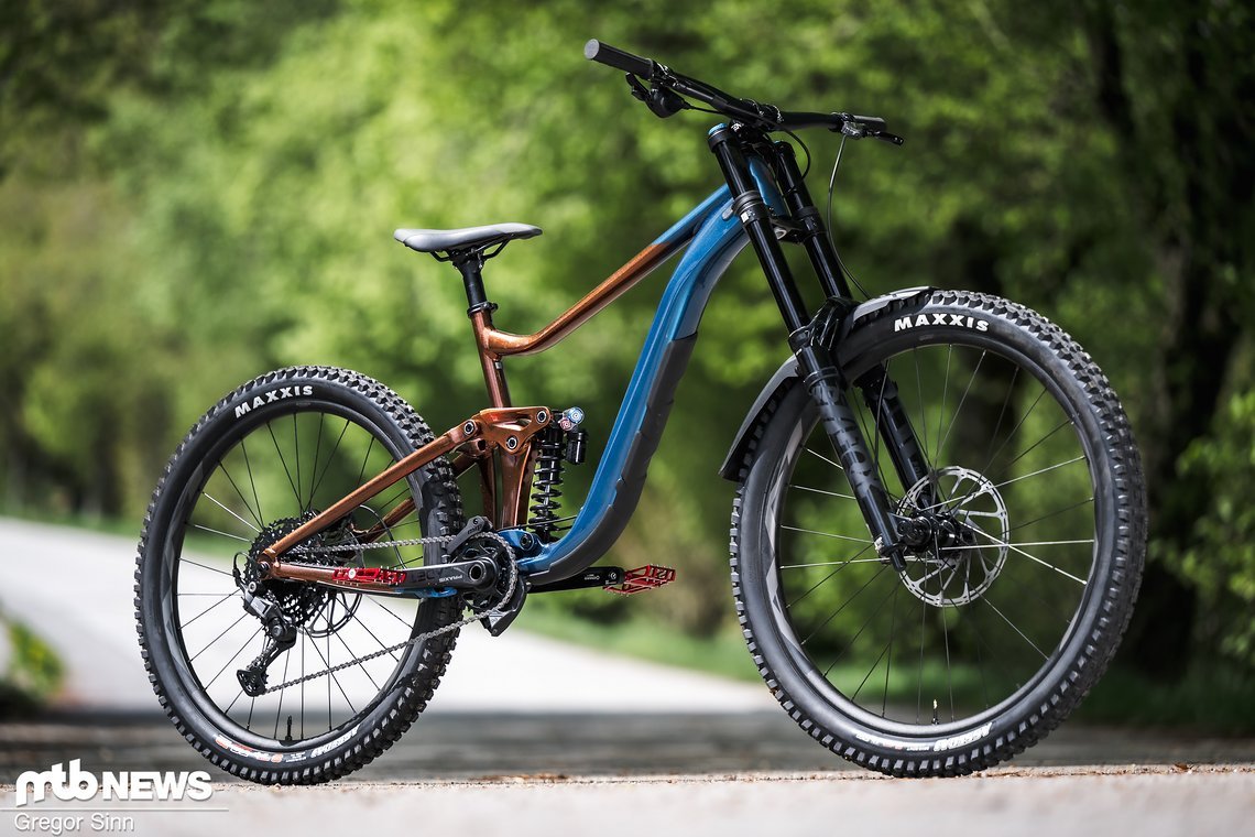 Mit dem Reign SX V2 hat Giant ein auf dem Enduro-Modell basierendes Bikepark-Gerät im Angebot