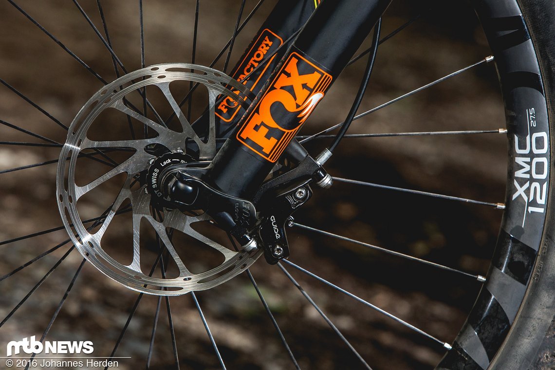 Verbaut sind optimal zupackende SRAM Guide Ultimate-Bremsen, die durchweg einen sehr guten Eindruck auf den Trails machten