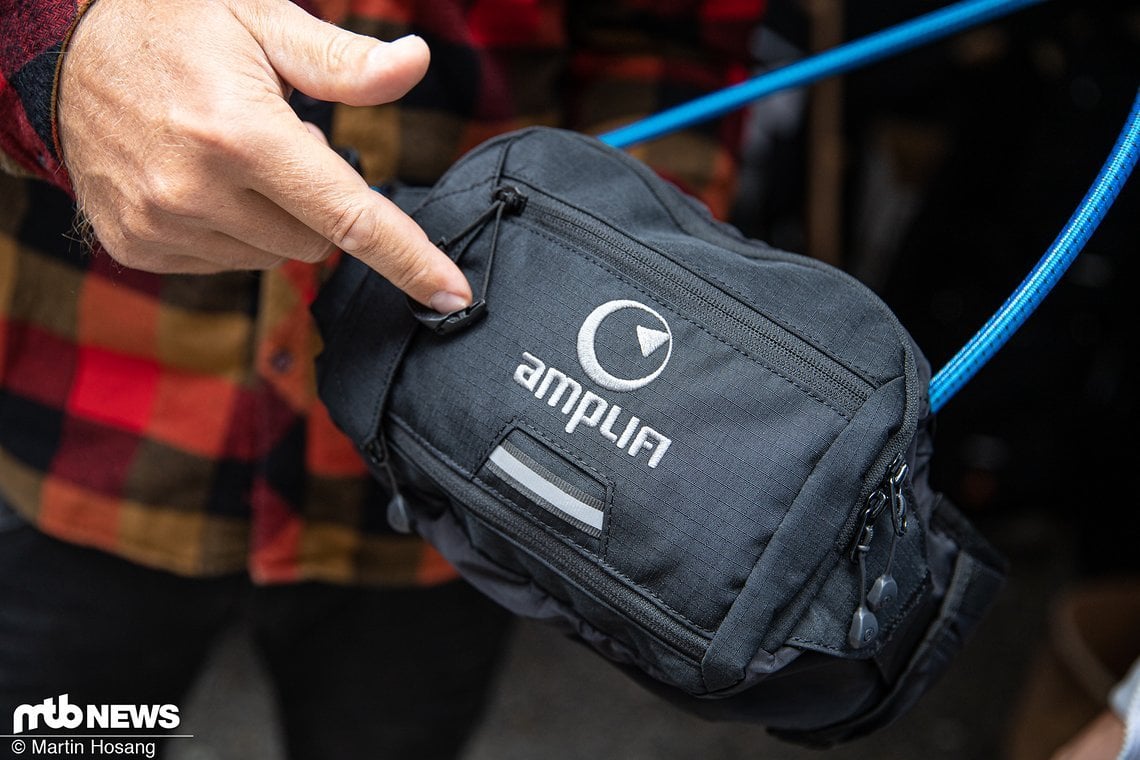 Das Amplifi Hipster 4-Hipbag soll mit vier Litern Stauraum der perfekte Begleiter für Trail- und Enduro-Touren sein