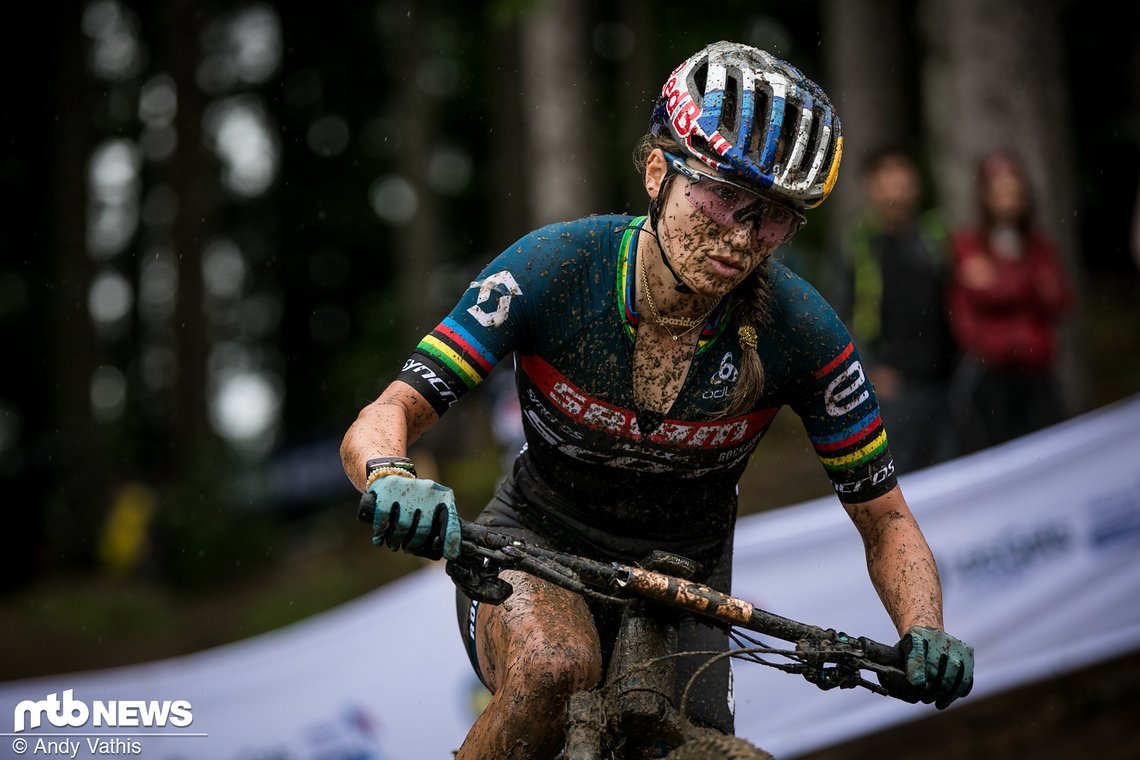 Kate Courtney fuhr ein solides Comeback ohne richtig zu glänzen
