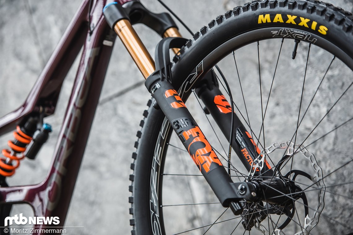 An der Front arbeitete eine Fox 36 Factory-Federgabel mit 150 mm Hub.