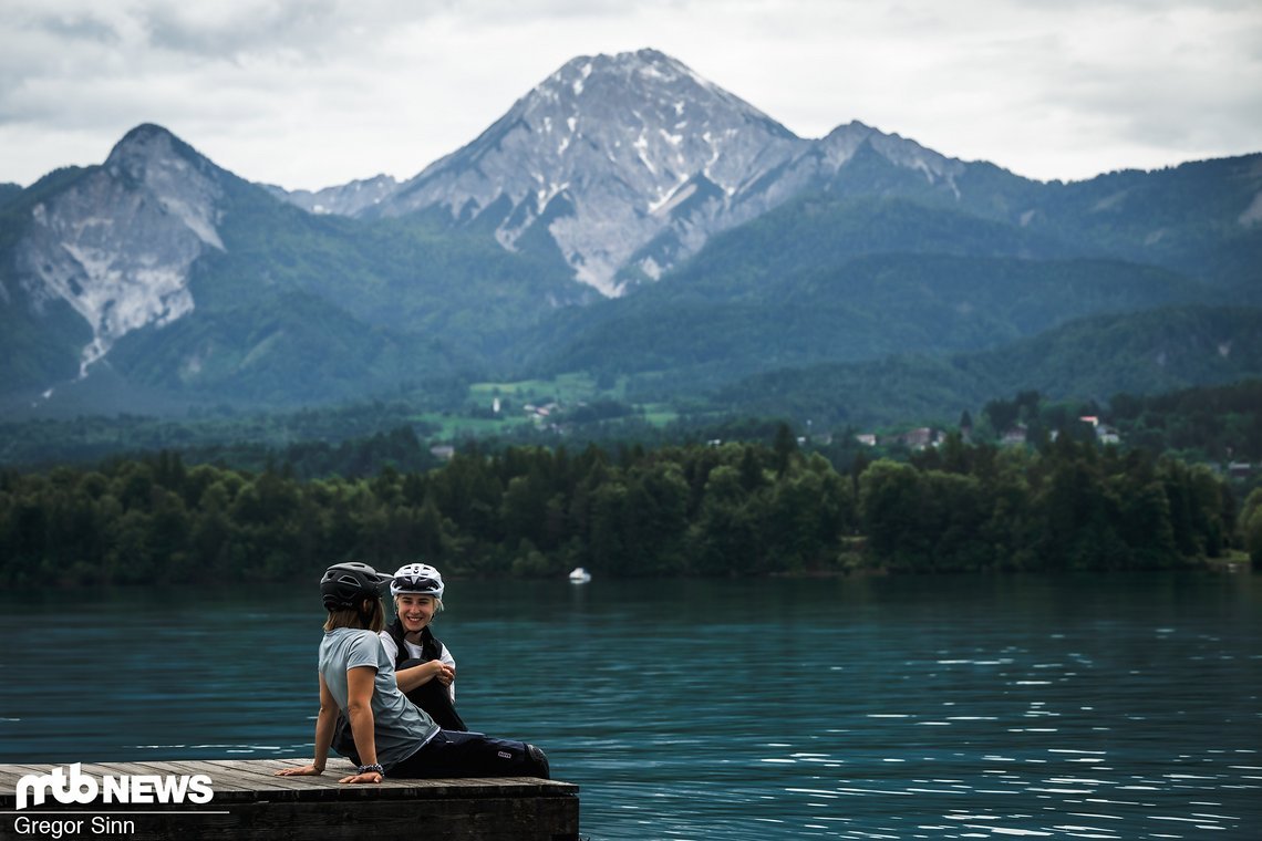 Nach dem Biken kann man sich im wirklich sehr, sehr klaren See abkühlen