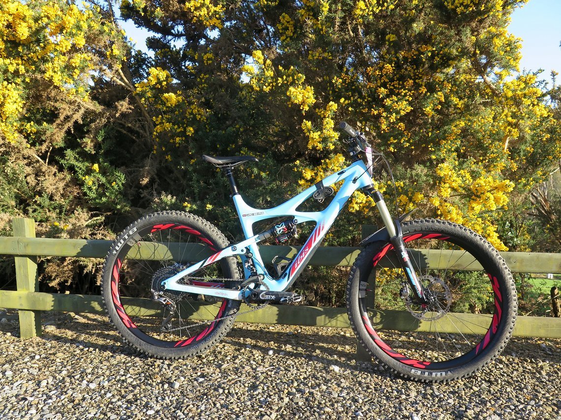 Das Ibis Mojo HD3 haben wir für diese Runde der Enduro World Series auf Fliegengewicht getunt. Ein leichtes, wendiges Bike auf den physisch anspruchsvollen Tracks zu haben, hatt sich ausbezahlt. Mehr als ein Kilo konnten wir einsparen.