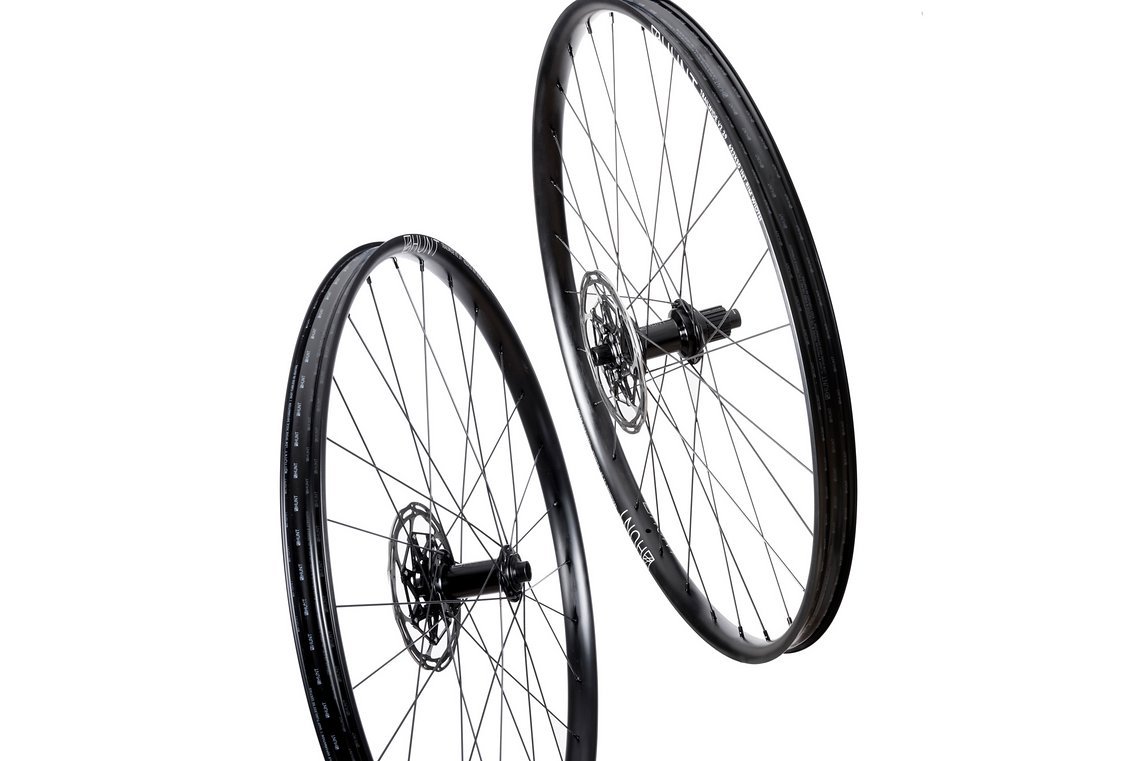 Die neuen Hunt Trail Wide V2-Laufräder wurden ebenfalls verbessert.