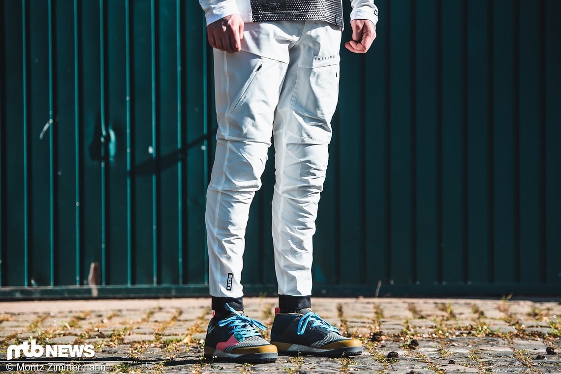 Die lange ION Bikepants Scrub Select soll flexibel und gleichzeitig robust sein