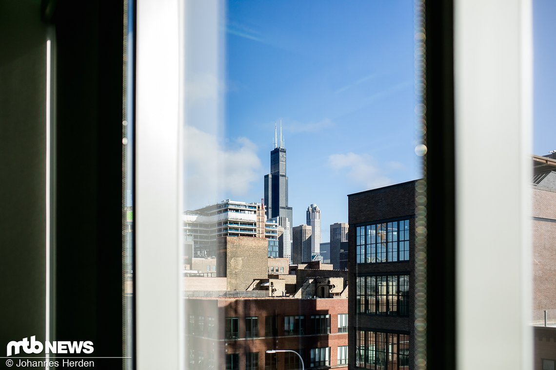 Schwer, den Willis Tower zu übersehen: Der ehemals als Sears Tower bekannte Wolkenkratzer ist das dritthöchste Gebäude der USA.