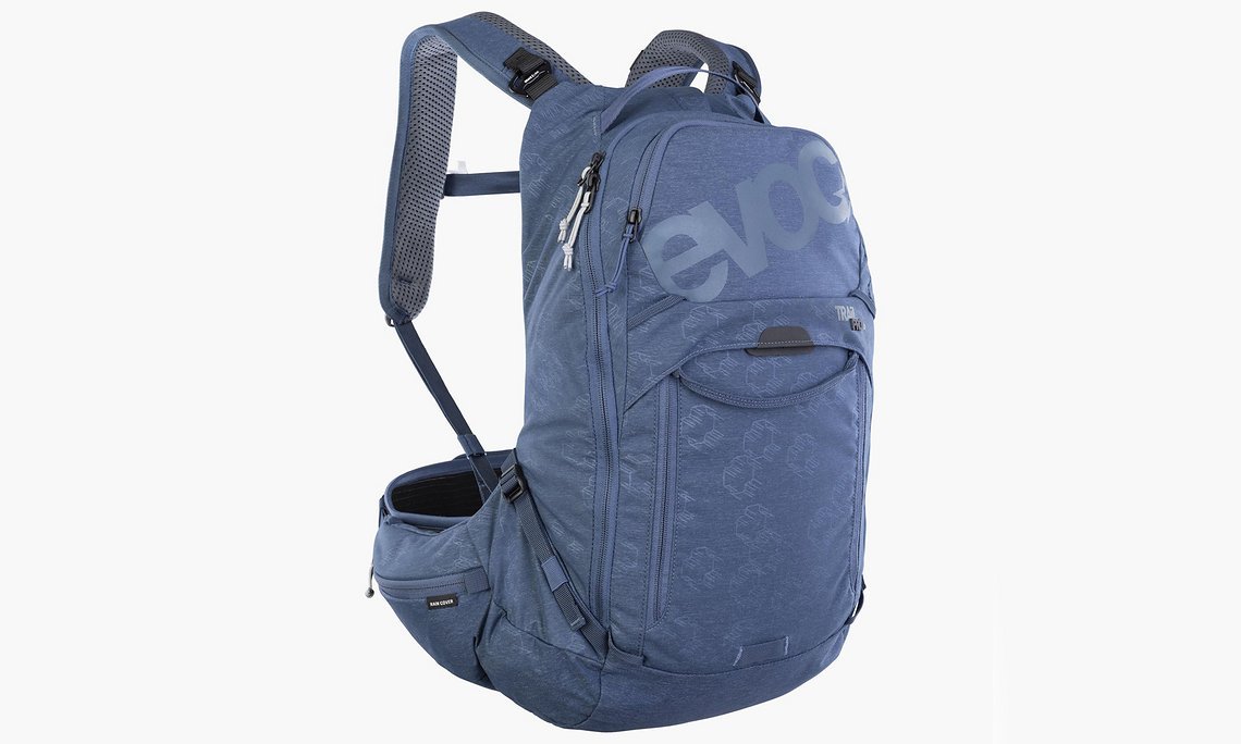 Evoc spendiert einen Evoc Trail Pro-Rucksack mit 16 l Fassungsvermögen.