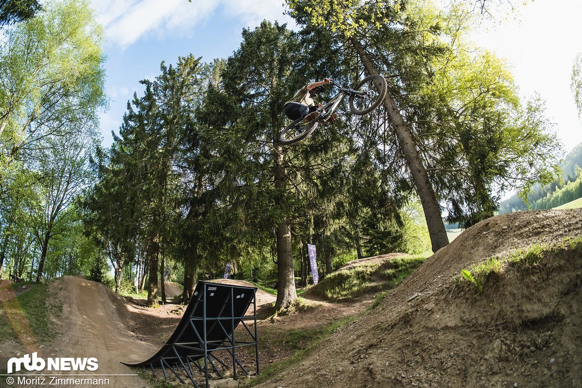 specialized-status-96387