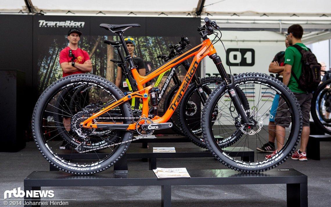 Das Patrol kommt mit 27.5"-Laufrädern und einem Heckfederweg von 155mm. Gut pedalierbar, aber auch für jegliches Terrain gewappnet soll das Bike sein - dazu passt der 65er Lenkwinkel.