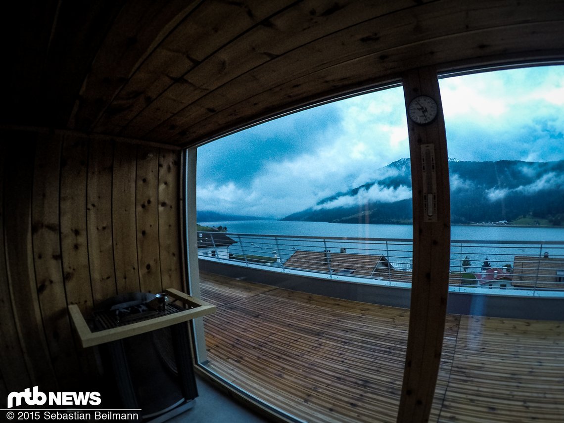Seeblick aus der Panoramasauna des Hotel Edelweiss