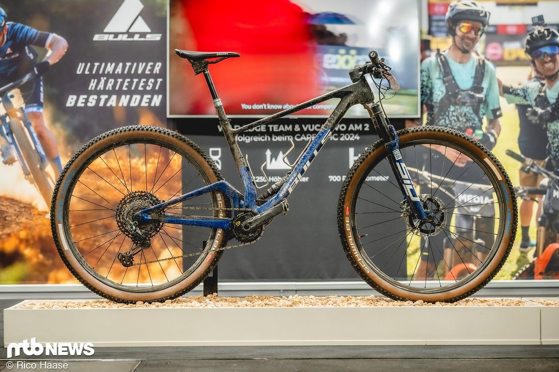 Am Bulls-Stand auf der Eurobike 2024 feierte die Rennfeile Premiere.