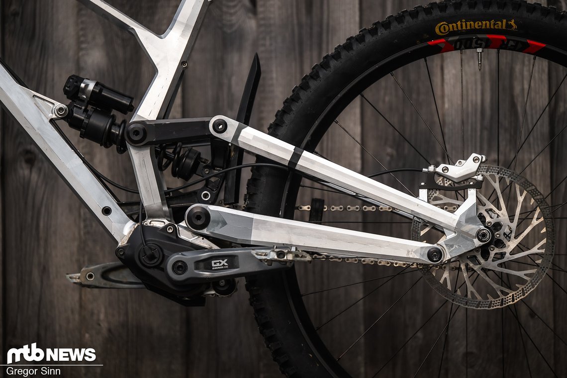 Wichtig zu erwähnen: Der Prototyp #2 ist keine neue Version, alle Entwicklungen des Fracebikes laufen weiterhin parallel und es wird viel probiert.