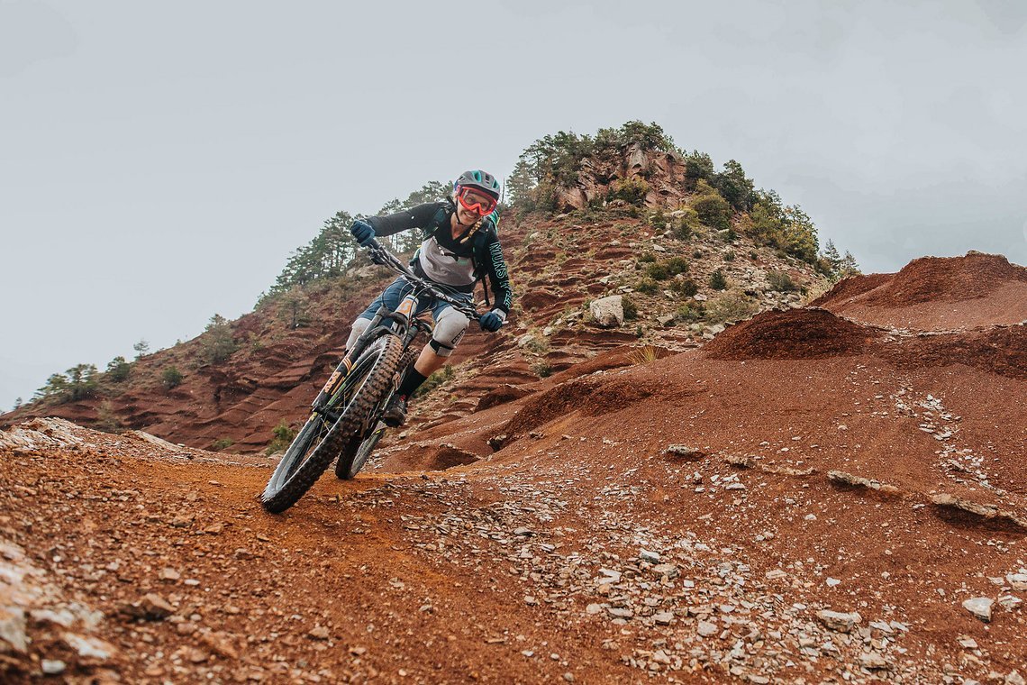 pyrenees-orientales-altitude-adventures-mtb-outsideisfree-tina-redearth-riding