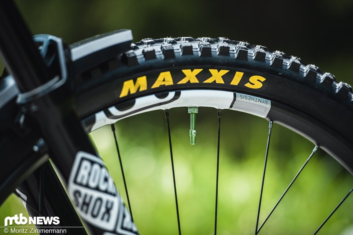 Im Inneren der Maxxis-Reifen soll vorne und hinten ein Cushcore-Insert für zusätzlichen Schutz sorgen.