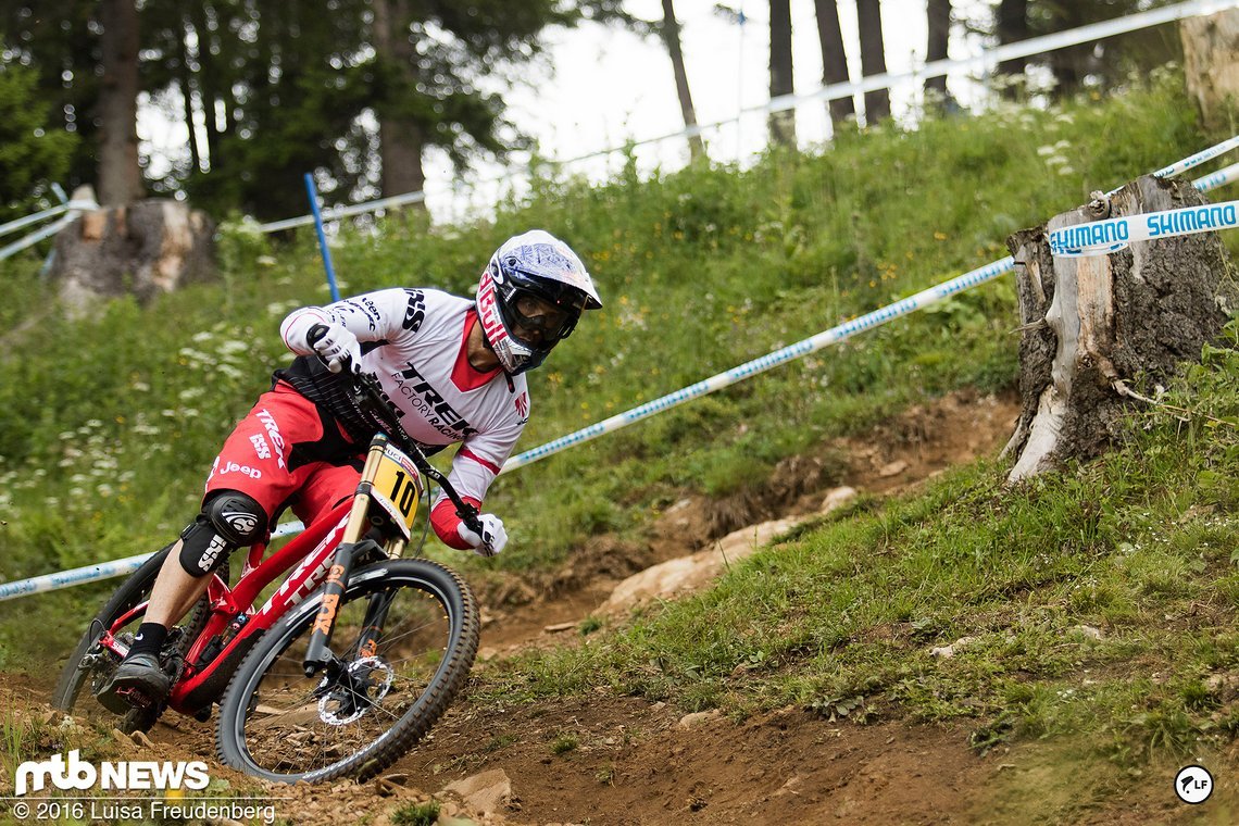 Gee Atherton ist wieder da! Nach seinem heftigen Sturz beim BDS geht der Alpha-Atherton in der Lenzerheide wieder an den Start