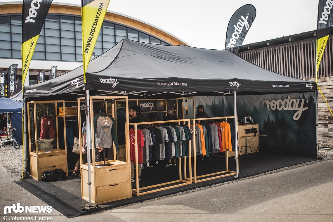 Am Rocday-Stand im Freigelände