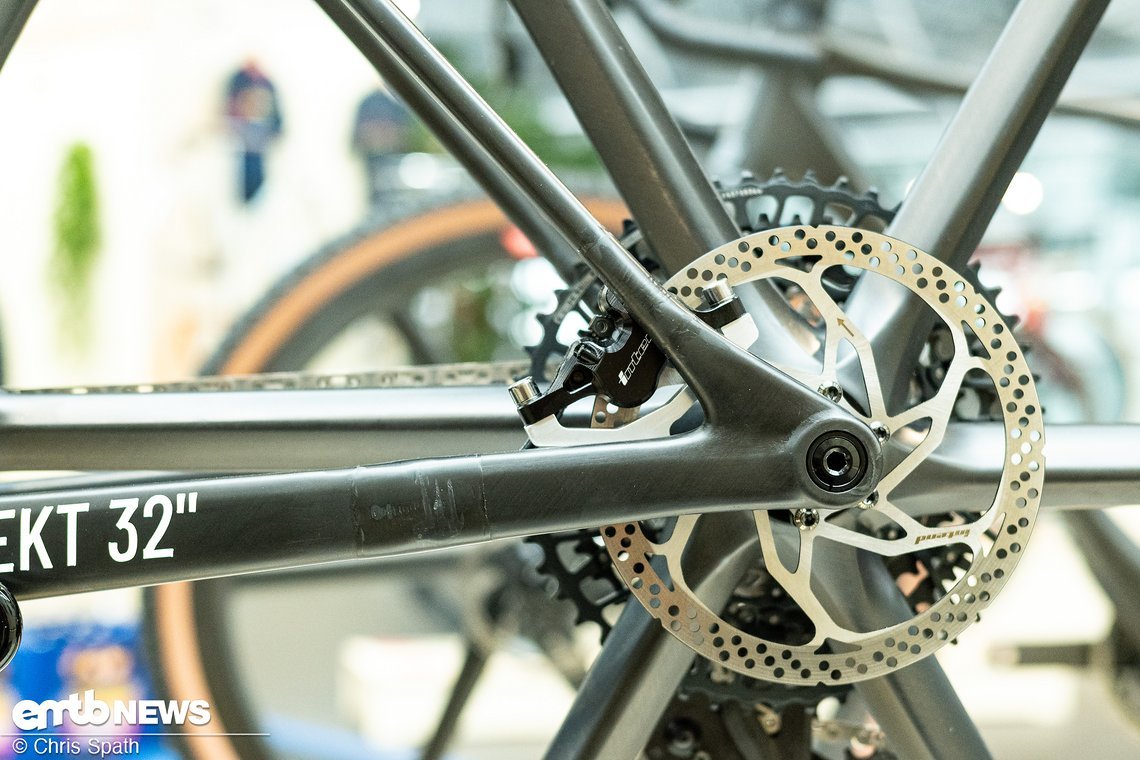 Dazu wurde ein bestehender "The Frame" zersägt und mit neuen Ausfallenden versehen.