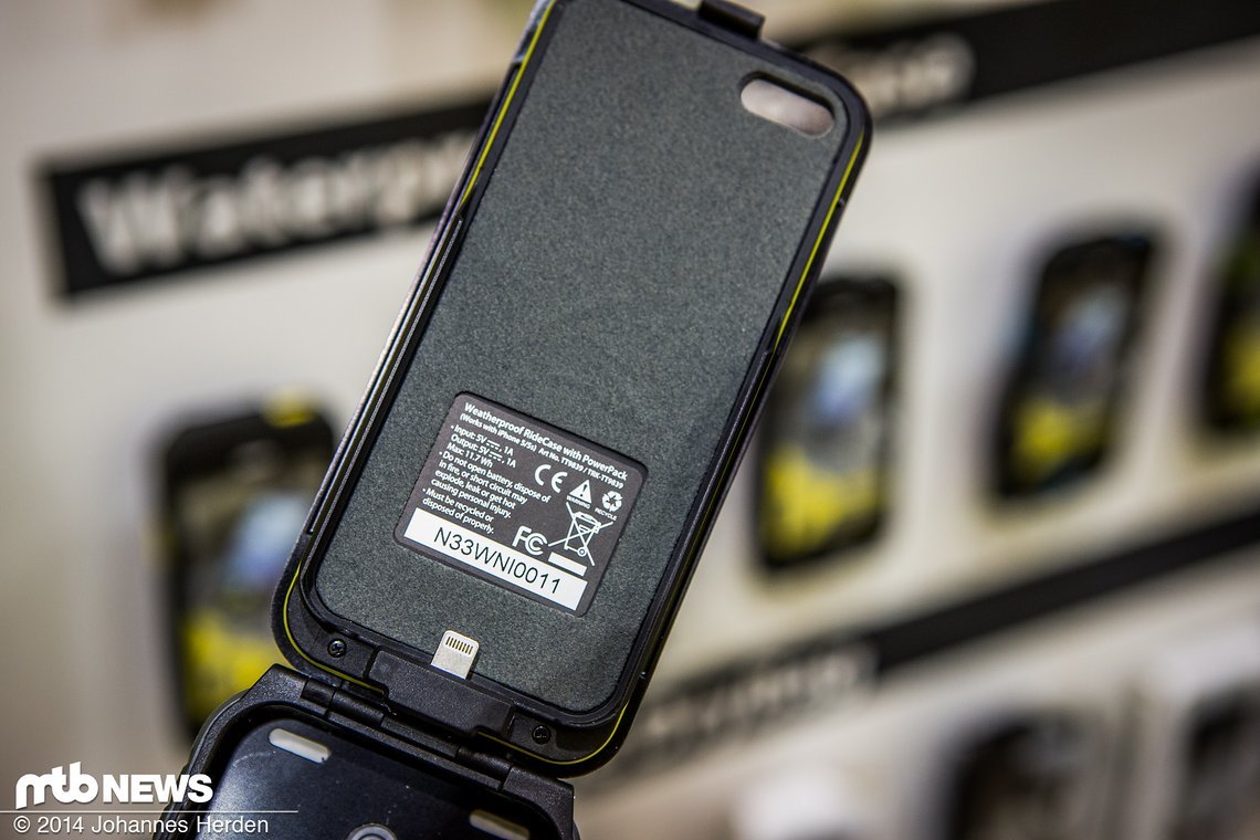 Gut gepolstert findet das iPhone im Topeak RideCase Platz