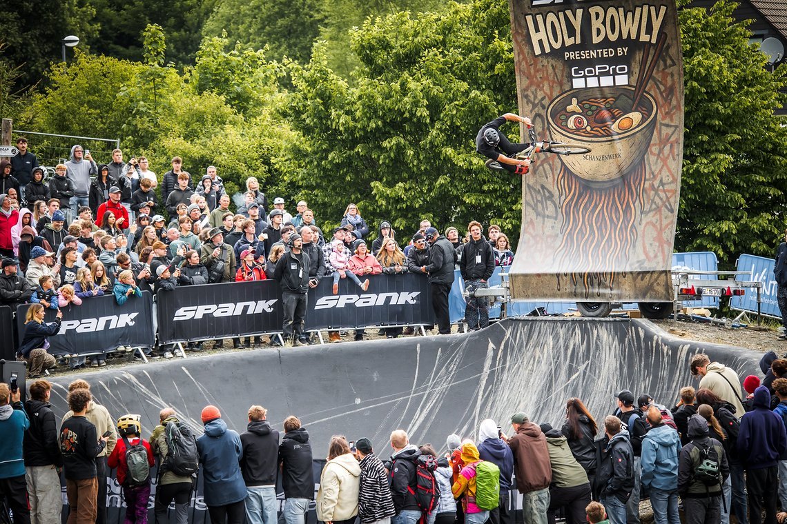 In der Holy Bowly gab es Stunts von Fahrern wie Erik Fedko, Jake Atkinson und Sam Pilgrim zu sehen.
