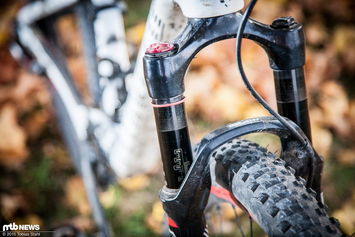 Der RockShox SID Brain ist die vergangene Saison direkt anzusehen, die Performance ist jedoch weitestgehend konstant gewesen