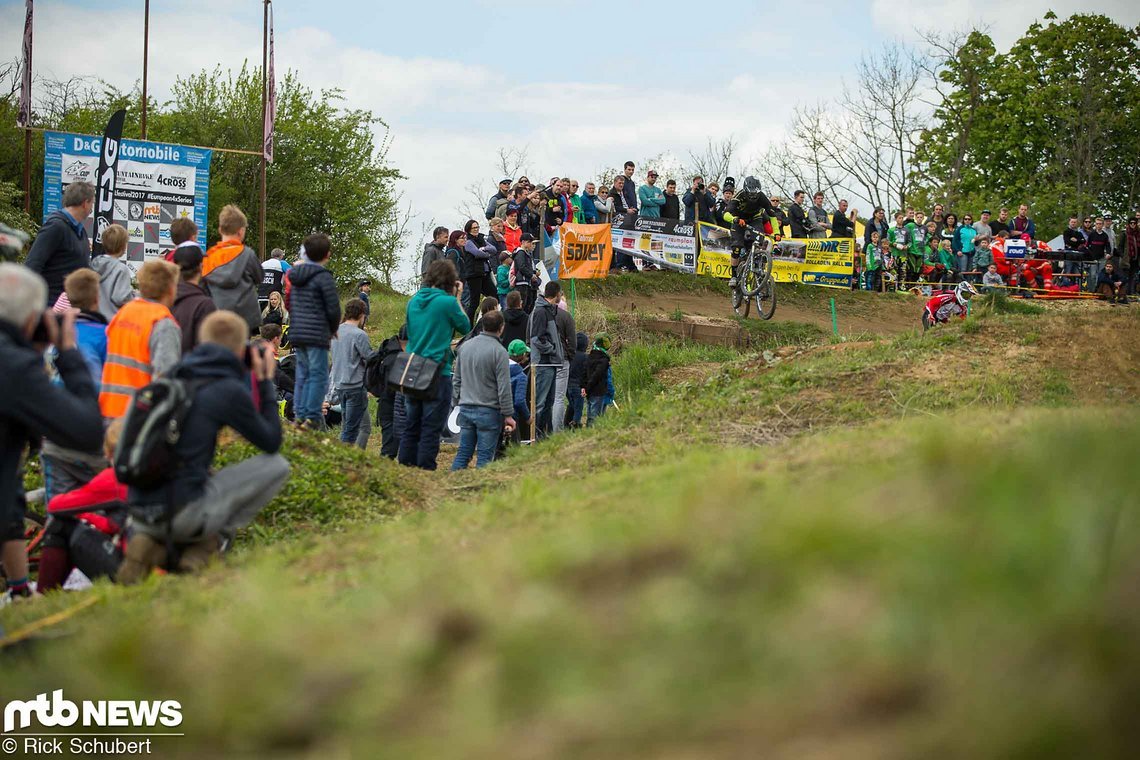 Volle Zuschauerreihen in Reutlingen