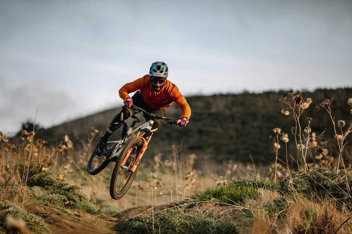 Gebaut für Fahrer und Fahrerinnen wie Eliot Jackson, die es auf dem Bike krachen lassen
