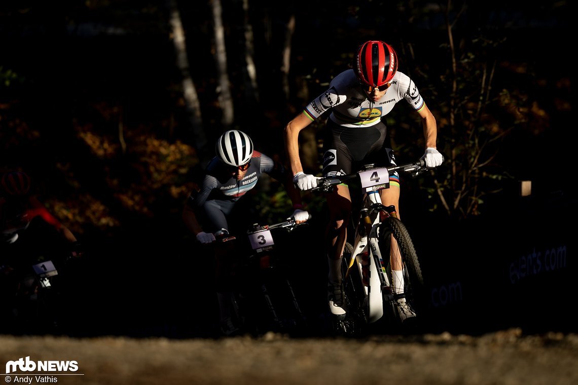 Die Short Track-Weltmeisterin Isabella Holmgren diktierte immer wieder das Tempo an der Spitze.