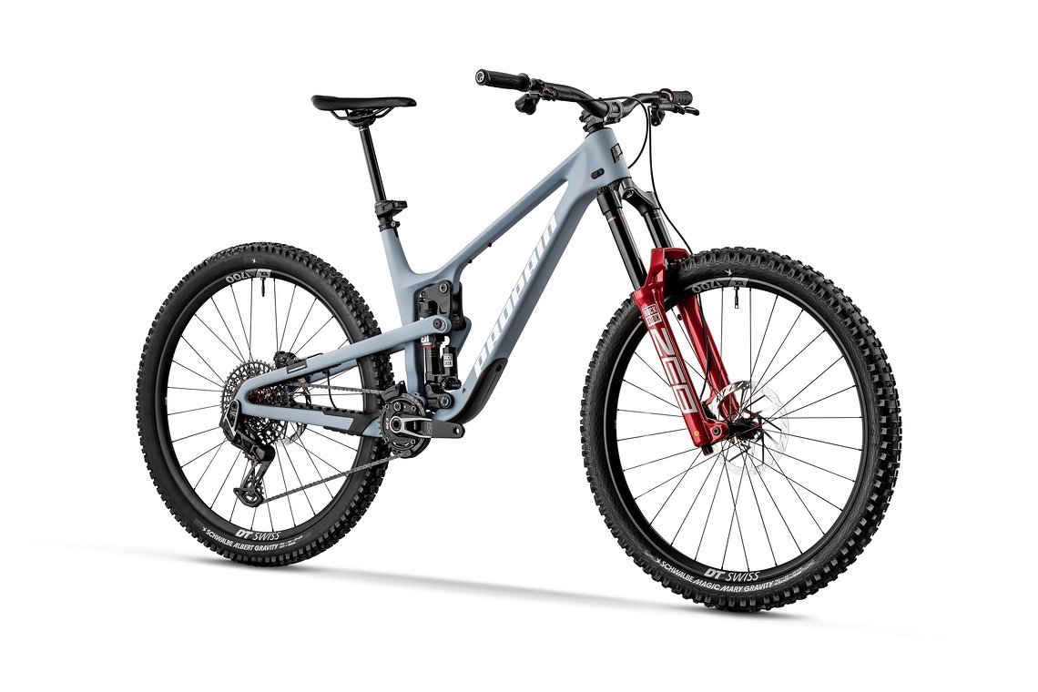 Tyee-CF-pigeon-blue-ultimate-002-Falch-Photography