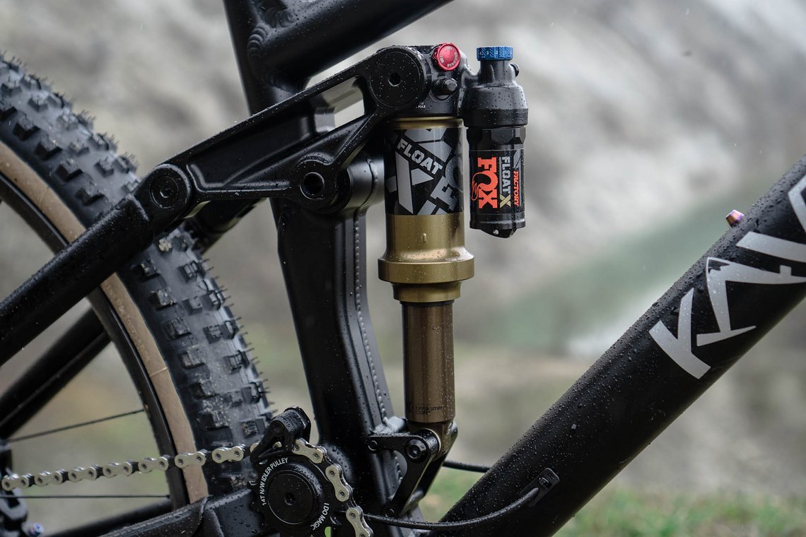 Wer möchte, kann das Kavenz VHP 15 mit einem custom tuned Fox Float Dämpfer kaufen.