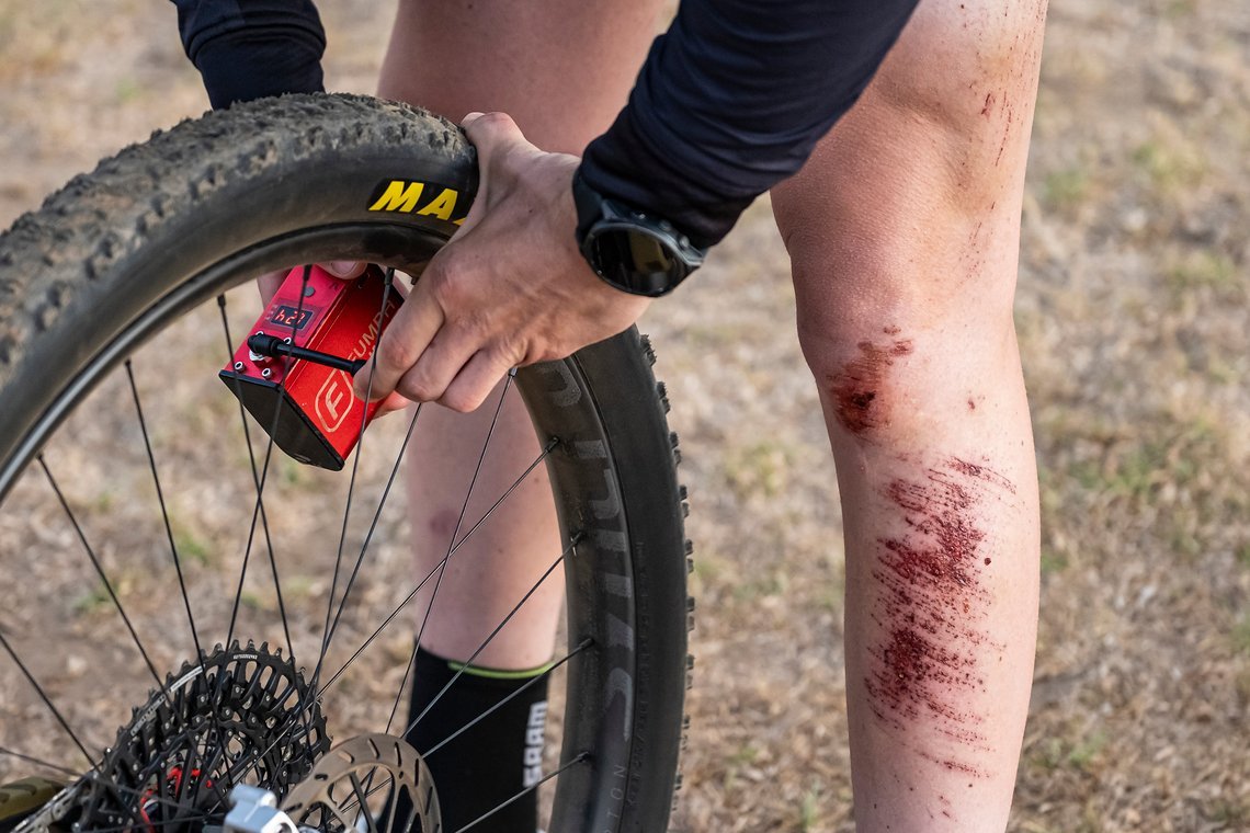 Final checks for tyre pressure during Stage 1 of the 2025 Absa Cape Epic Mountain Bike stage race held at Meerendal Wine Estate, Cape Town, South Africa on the 17th March 2025. Photo by Dom Barnardt/Cape Epic
PLEASE ENSURE THE APPROPRIATE CREDIT IS G