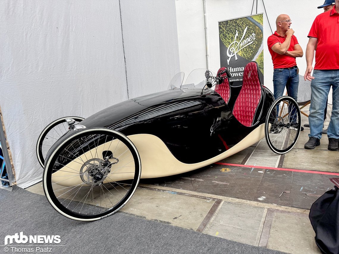 Ein elegantes Fahrzeug, pedalbetrieben und schick. Das ist das Kinner – laut Website kostet es rund 18.000 €.