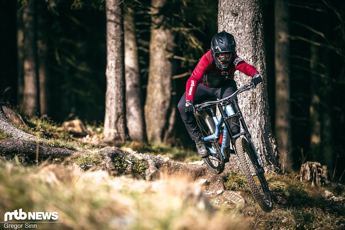 Canyon-Sender-Action-2207