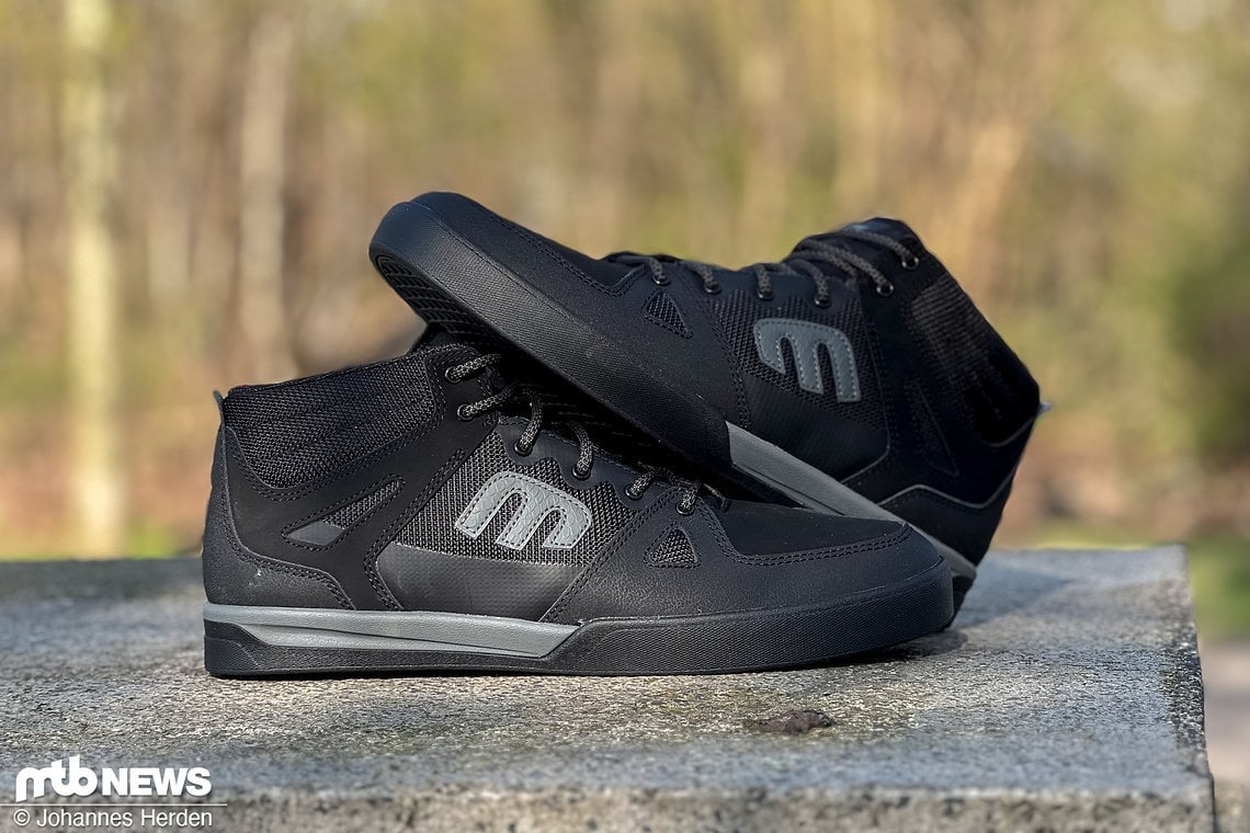 Street-Sneaker mit Lust auf Trails: Die Etnies Johansson Pro MTB-Schuhe kosten 130 € und sind in zwei Farb-Optionen verfügbar.