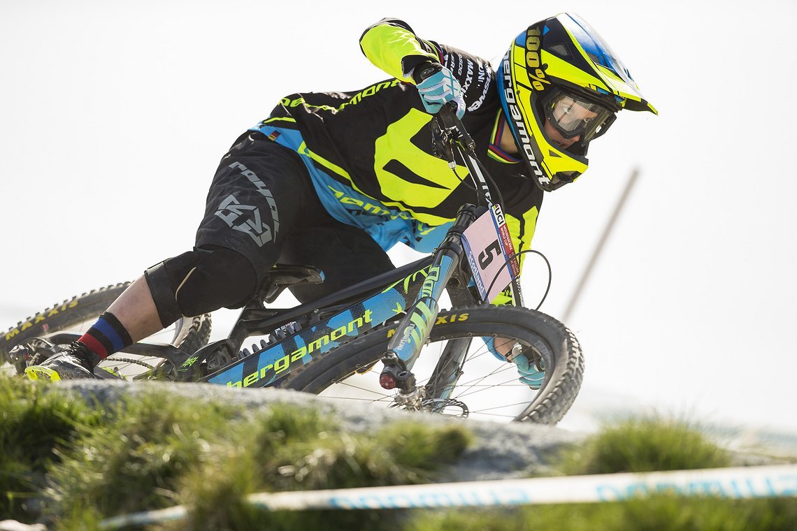 Das neue Bergamont Straitline ist schon seit einiger Zeit im Downhill-Weltcup unterwegs. Der neue Rahmen unterscheidet sich deutlich vom Vorgänger!