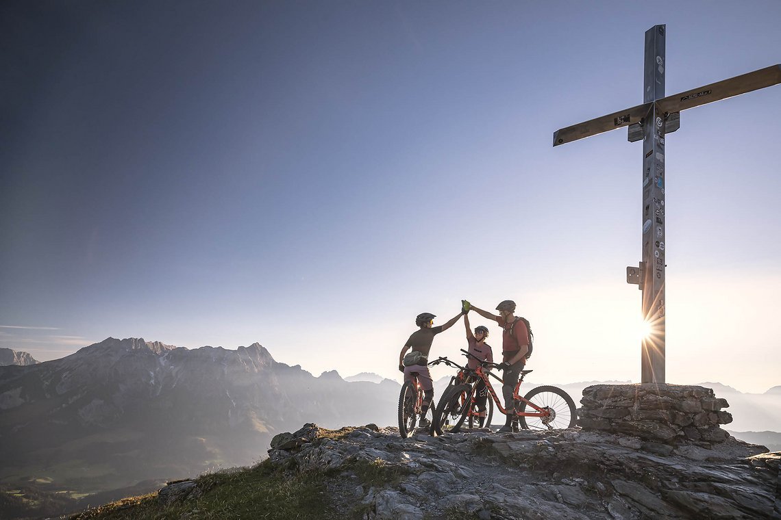 Das Salzburgerland bietet Bikern eine grandiose Aussicht und eine große Anzahl an legalen Trails und gebauten Lines.