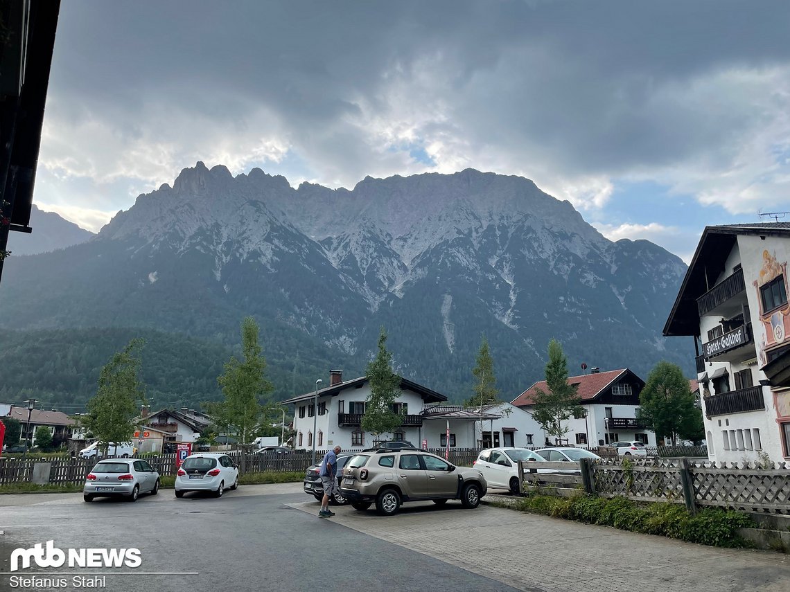 Blick auf die Karwendelspitze in Mittenwald