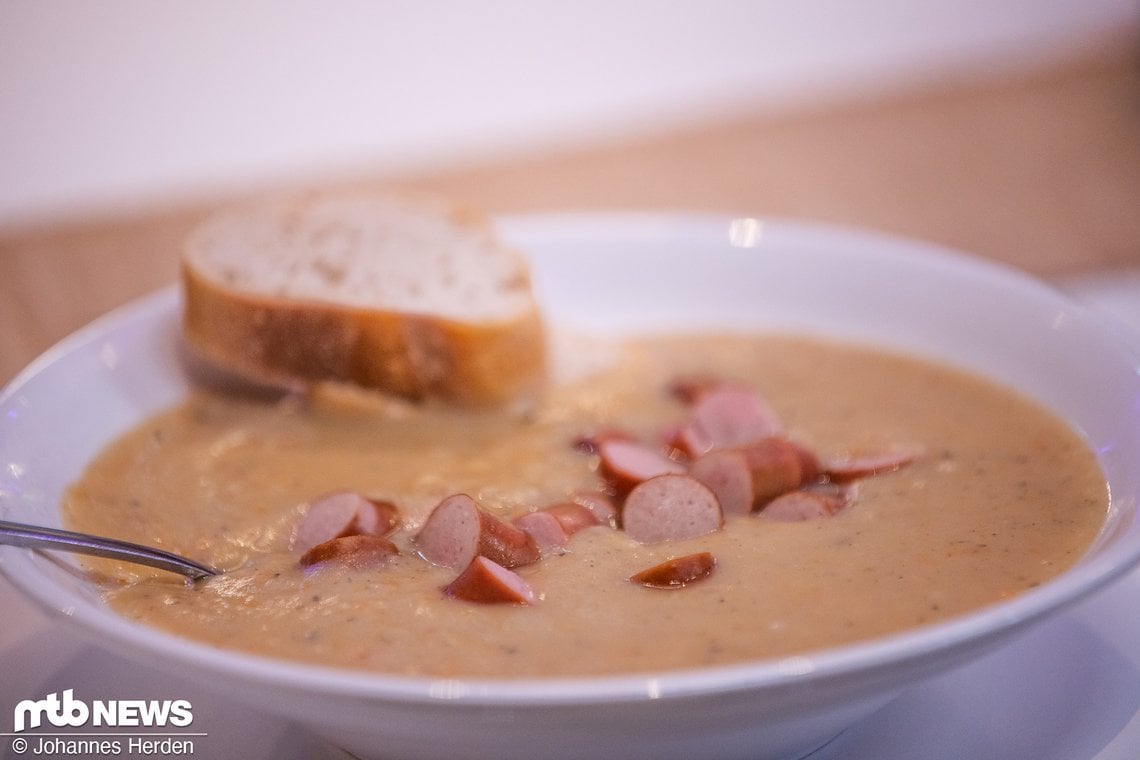 Bodenständige Kartoffelsuppe.