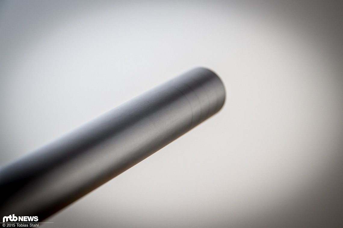 Feine Markierungen am Lenkerende helfen beim Kürzen des Lenkers