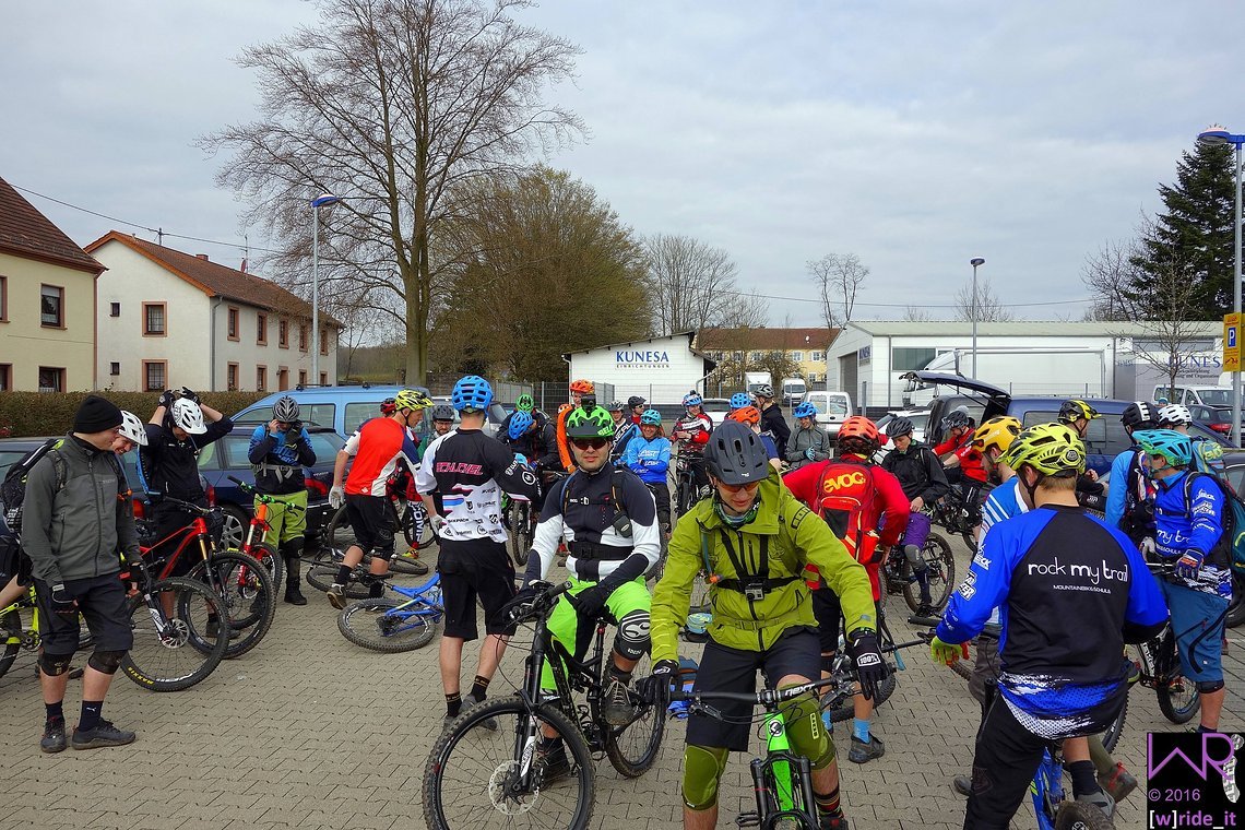 Buntes Treiben am Sonntagmorgen in Weiskirchen
