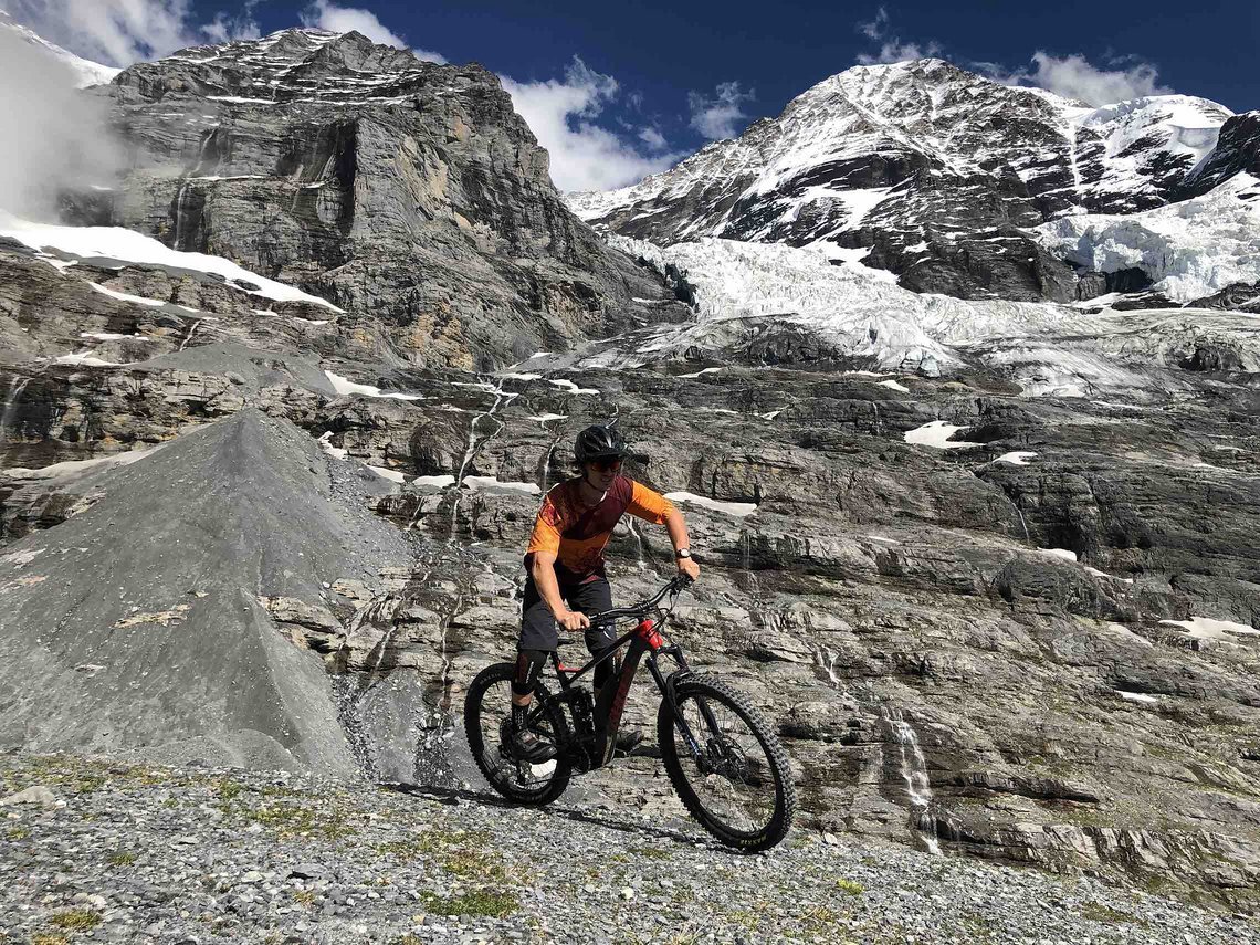 Die wenig befahrenen Abfahrten rund um den Eiger erkundeten wir dann mit den E-Bikes.