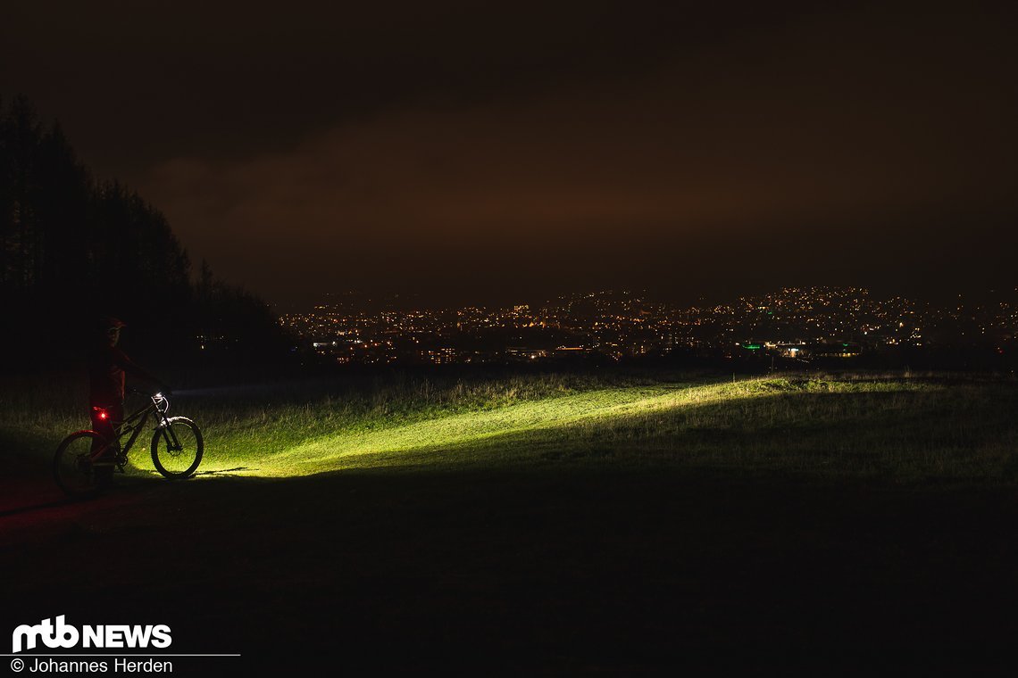 Das jüngste Bild ist erst wenige Wochen her und ist ein Selbstauslöser-Shot vom Biesterberg in Lemgo mit Blick auf die Stadt.