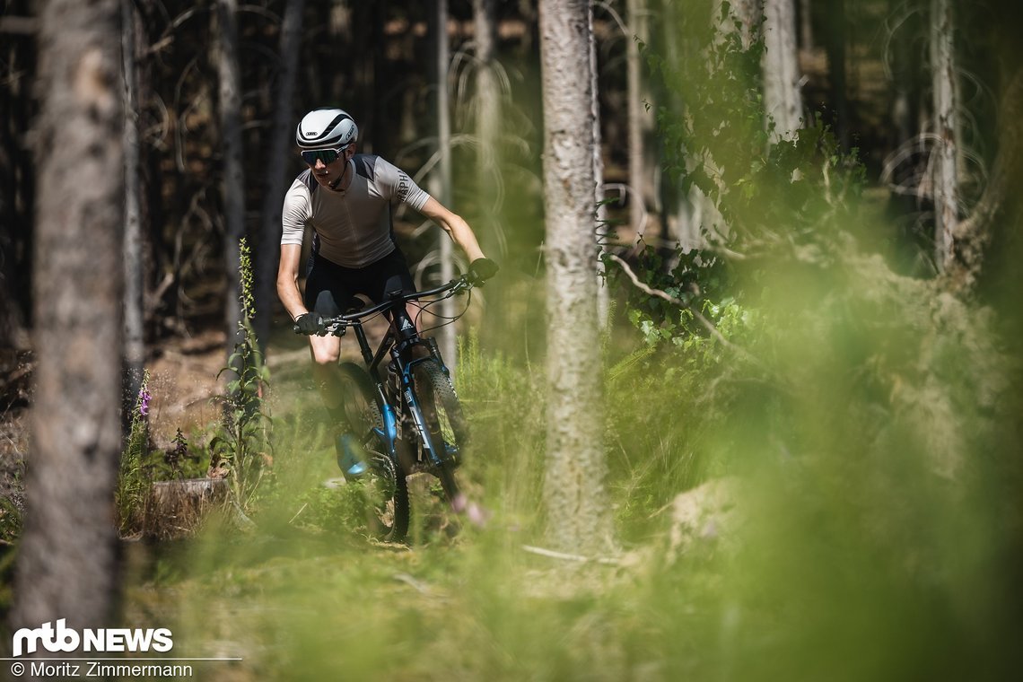 Das Team Bulls hat mit dem neuen Wild Edge einen guten Begleiter auf der Langstrecke. Das Fahrwerk arbeitet sensibel und sorgt für Erholung in den Downhills.