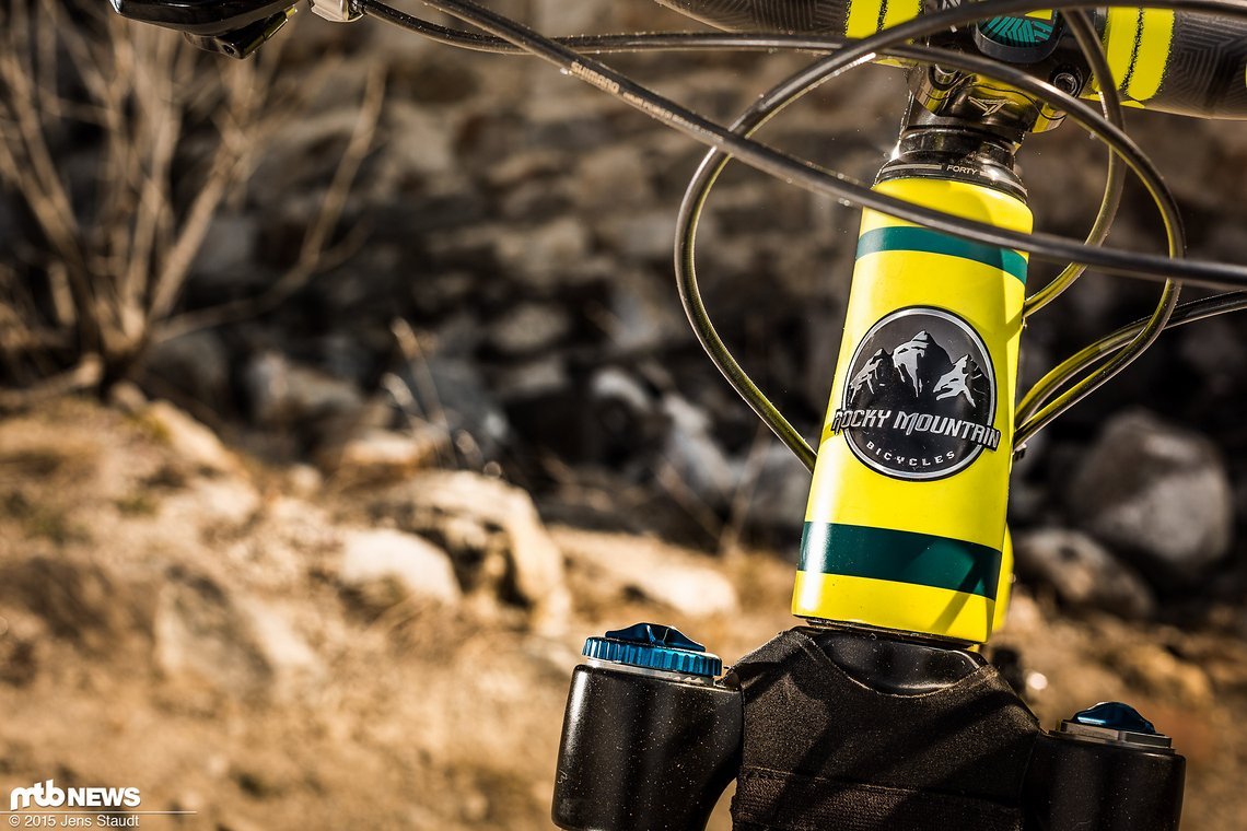 Stolz prangt das metallene Rocky Mountain Logo am Steuerrohr