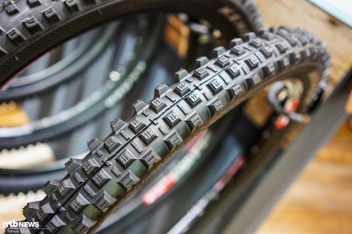 Gran Mudda heißt dieser neue Downhill-Reifen aus dem Hause Kenda