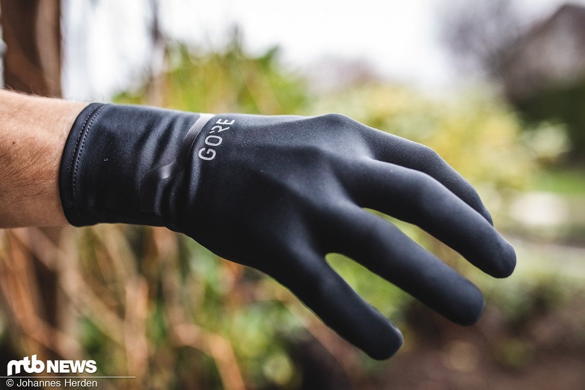 Gore Wear M GoreTex Infinium Handschuhe im Test Stretch