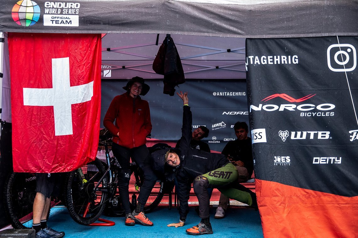 Rechtzeitig zu unserem Training kommt der Wetterumschwung. Strahlend blauer Himmel die ganze Woche und dann Regen und Kälte für das Wochenende. Danke Petrus …