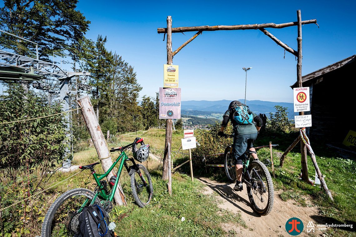 Mit Panorama-Blick ging es auf die Strecke.