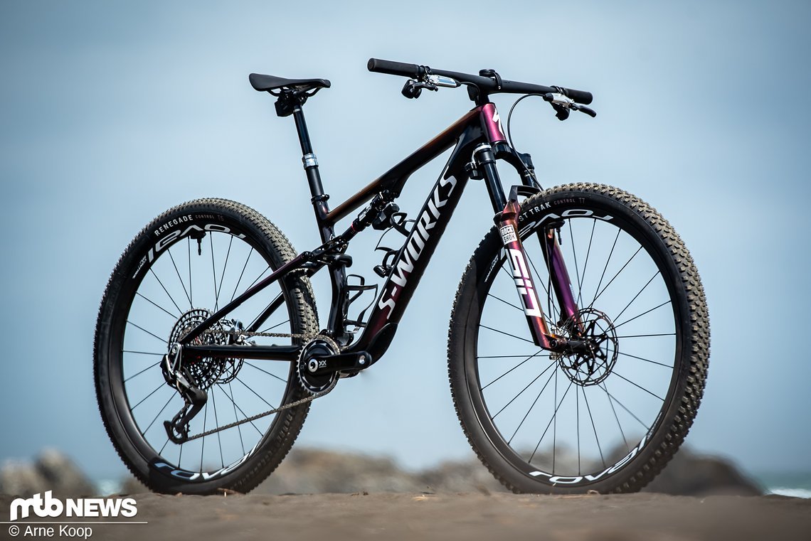 Das neue Specialized Epic S-Works bringt 10,62 kg auf die Waage und wandert für einen Preis von 14.500 € über die Ladentheke