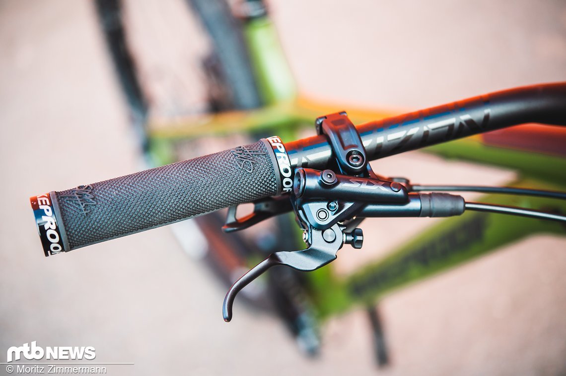 Die Nukeproof Sam Hill-Griffe konnten uns mit jeder Menge Grip begeistern