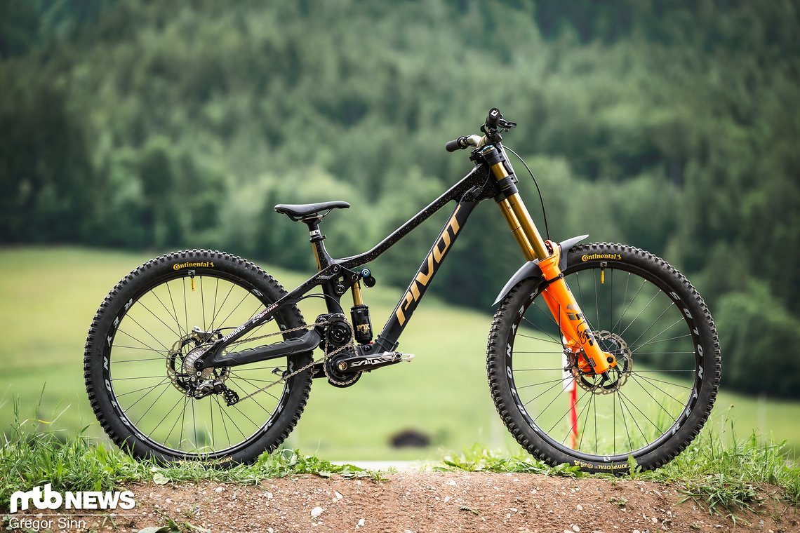 Das Pivot Phoenix von Roger Viera aus dem Pivot Factory Racing Team.